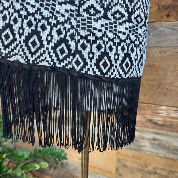 Freeway Black & White Tribal Fringe Tank Top Boho Festival Style sz M - Picture 7 of 13